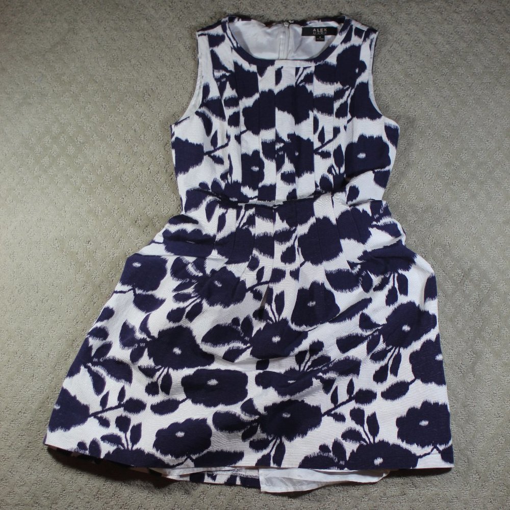 Alex Marie Size 4 Fitted Floral Sleeveless Knee Length Dress